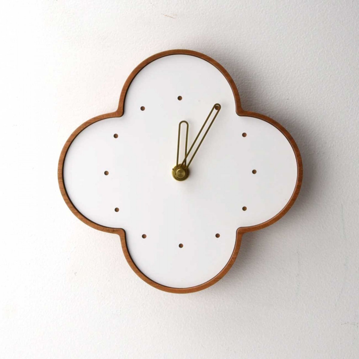 0円 送料無料 激安 お買い得 キ゛フト DesignQ '白い背景に青い葉 水彩絵の具 伝統的な木製壁掛け時計
