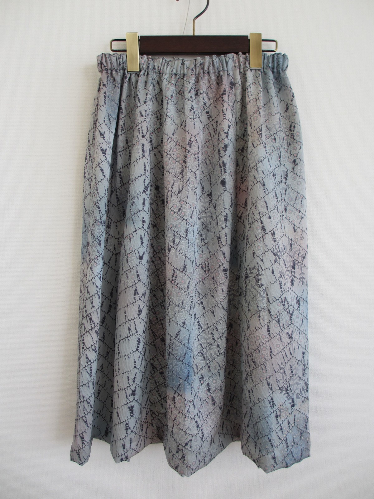 着物リメイク＊絹の６枚はぎスカート | iichi ハンドメイド・クラフト 