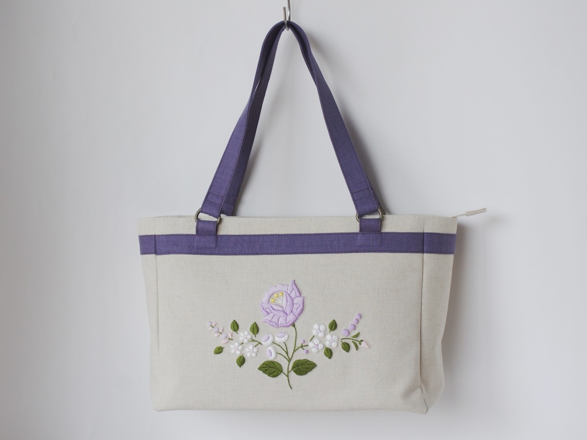紫の花刺繍バッグ Iichi ハンドメイド クラフト作品 手仕事品の通販