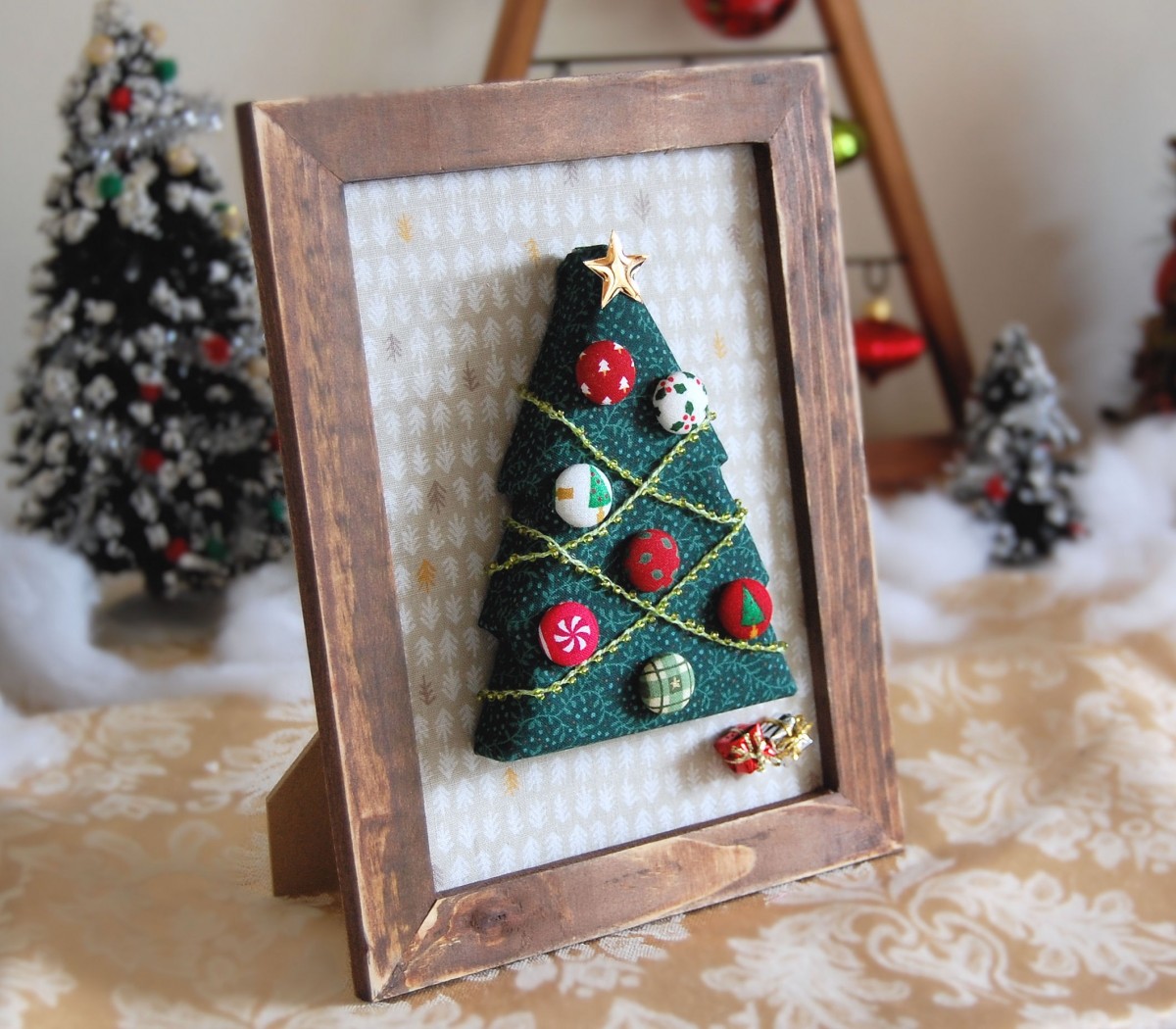 一点モノ Usa生地使用 立体クリスマスツリーのフレーム 1 Iichi ハンドメイド クラフト作品 手仕事品の通販