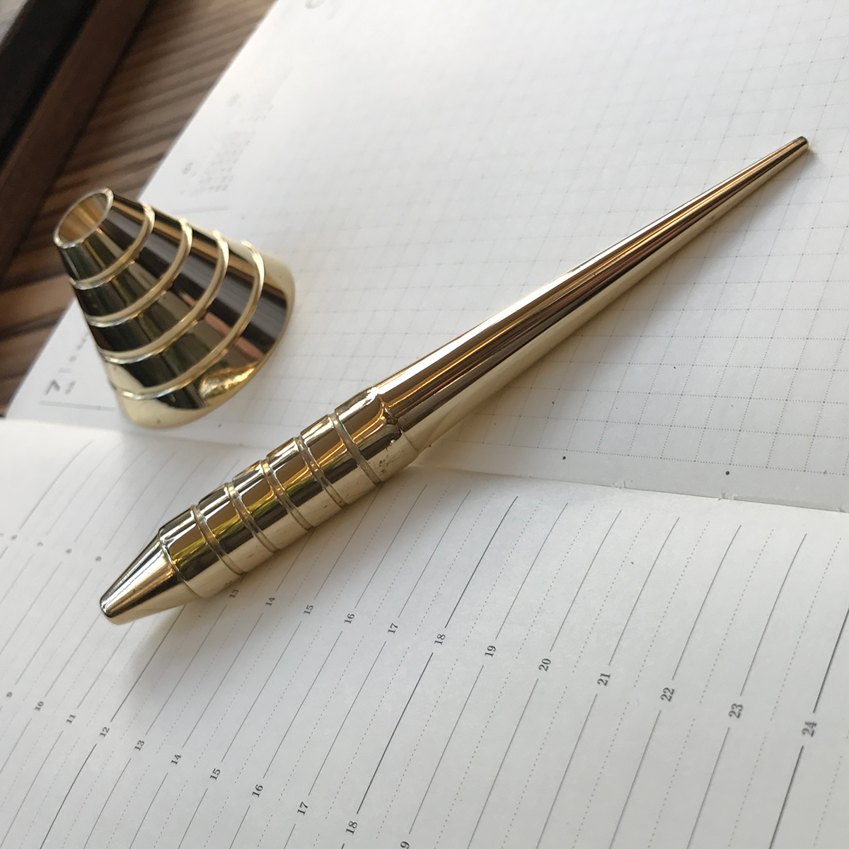 ペンツールシリーズ ボールペンタイプ 真鍮無垢 Standard スタンド付き Iichi ハンドメイド クラフト作品 手仕事品の通販