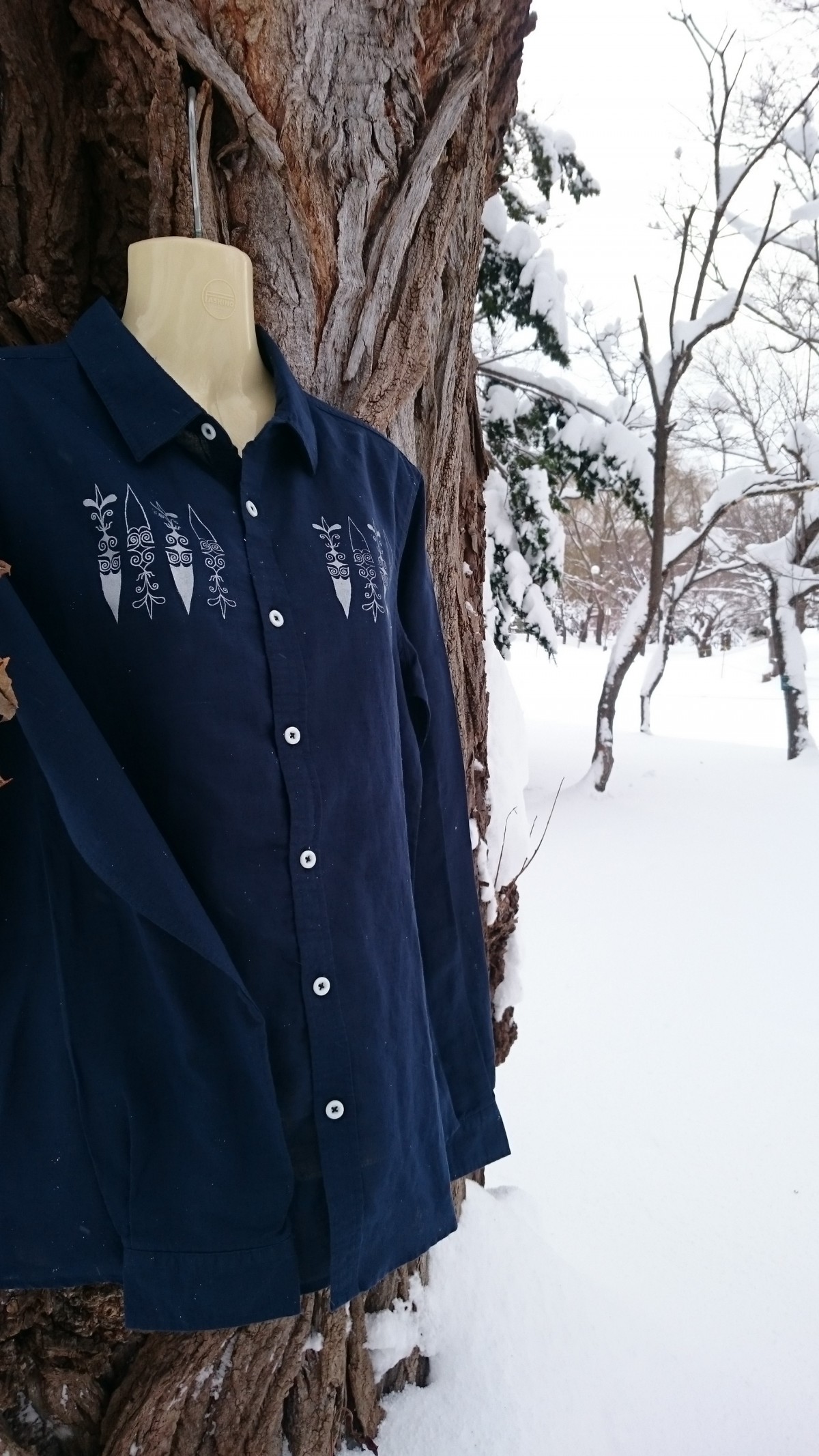 Sold Out 長袖シャツ アイヌアレンジ 人参柄 ネイビー ユニセックス Mサイズ Iichi ハンドメイド クラフト作品 手仕事品の通販