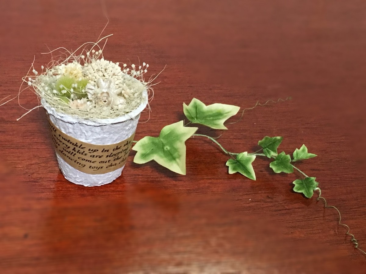 木ノ実とかすみ草のポットa Iichi ハンドメイド クラフト作品 手仕事品の通販
