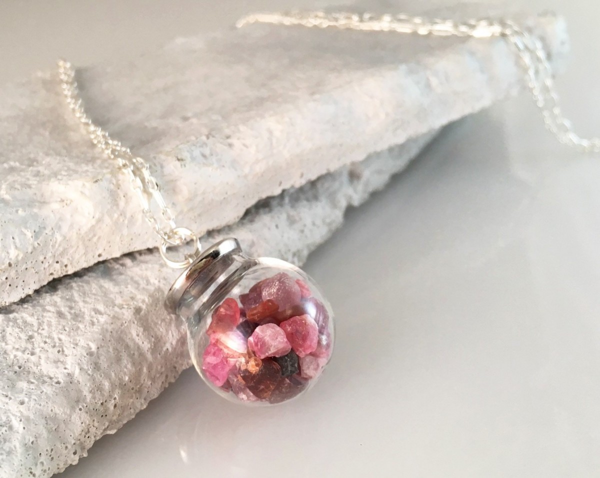 Jewel Box ルビー サファイア スピネル原石 ｓｖペンダント Iichi ハンドメイド クラフト作品 手仕事品の通販