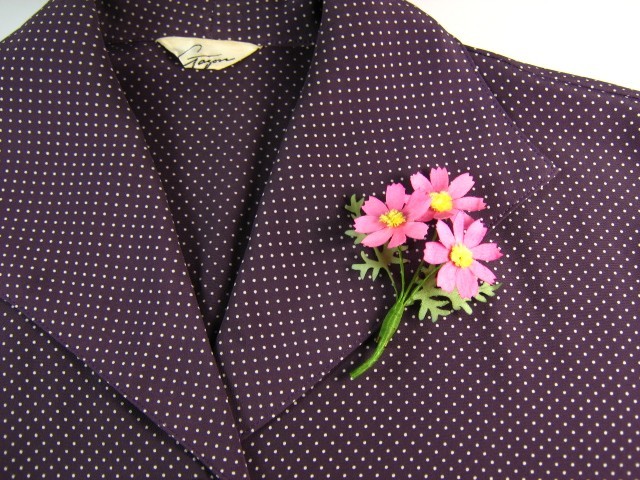 手染めの布花 ピンクのコスモス 秋桜 のコサージュ Iichi ハンドメイド クラフト作品 手仕事品の通販