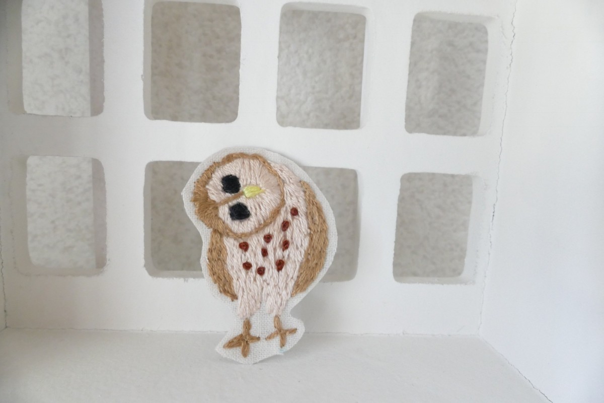 刺繍のブローチ メンフクロウ Iichi ハンドメイド クラフト作品 手仕事品の通販