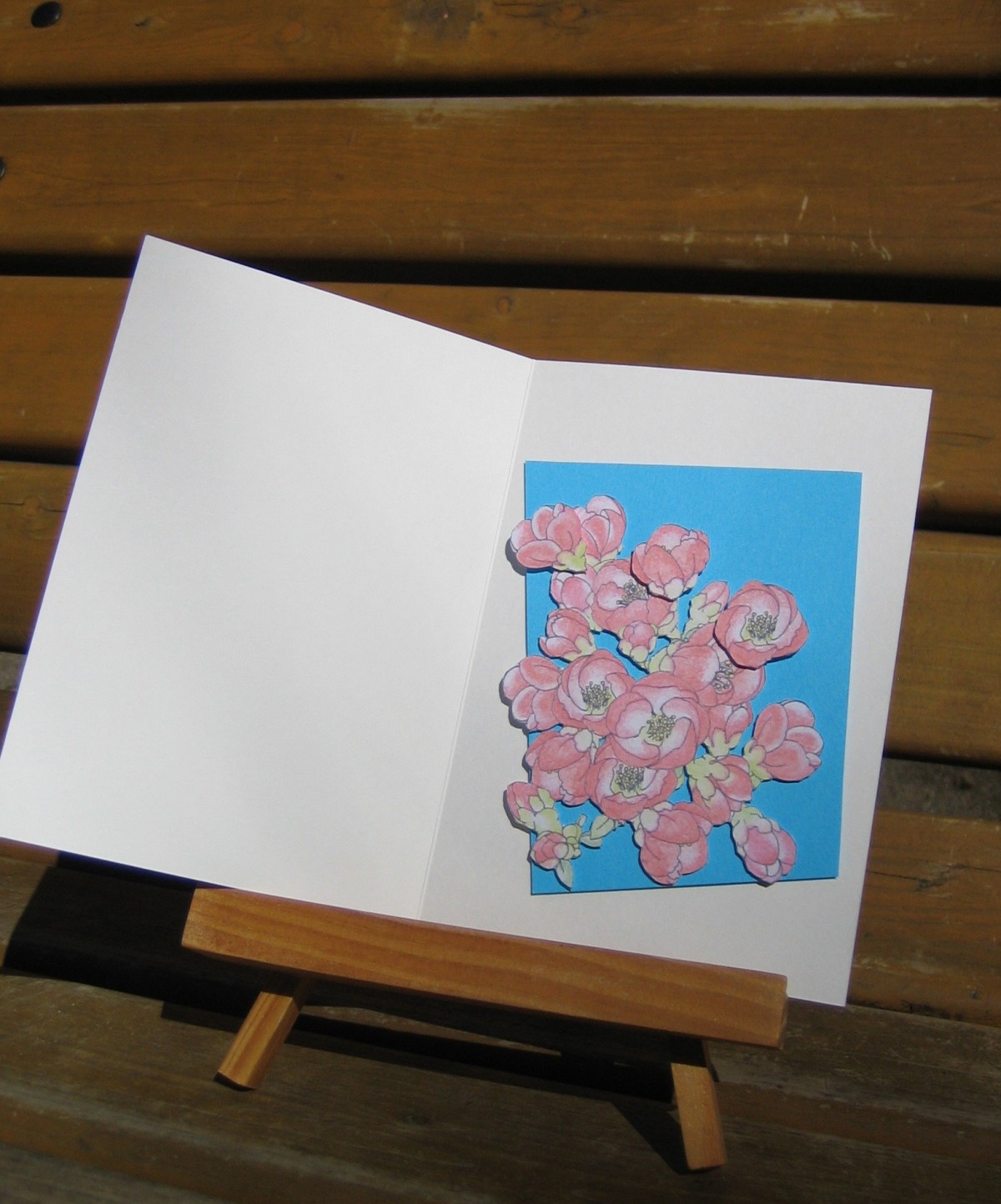 フリーメッセージ 草木瓜 ａ５白色カード 青色背景 Iichi ハンドメイド クラフト作品 手仕事品の通販