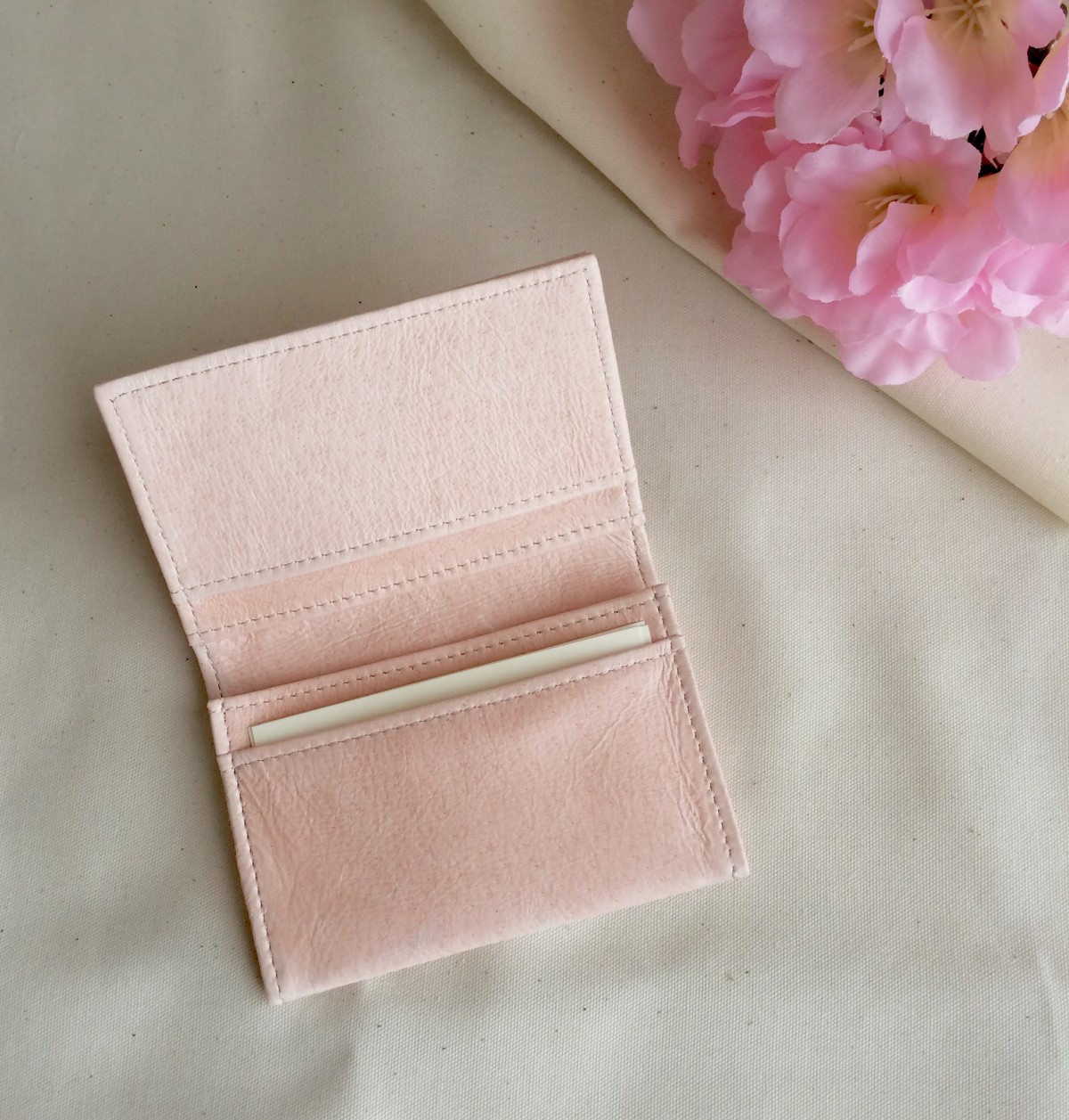 春色淡いピンクの名刺入れ Iichi ハンドメイド クラフト作品 手仕事品の通販