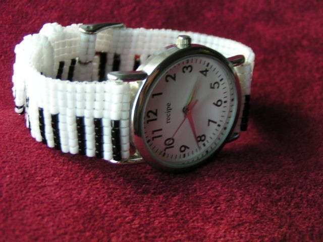 ビーズ織の時計ベルト 18mm 鍵盤柄 ベルトのみ Iichi ハンドメイド クラフト作品 手仕事品の通販