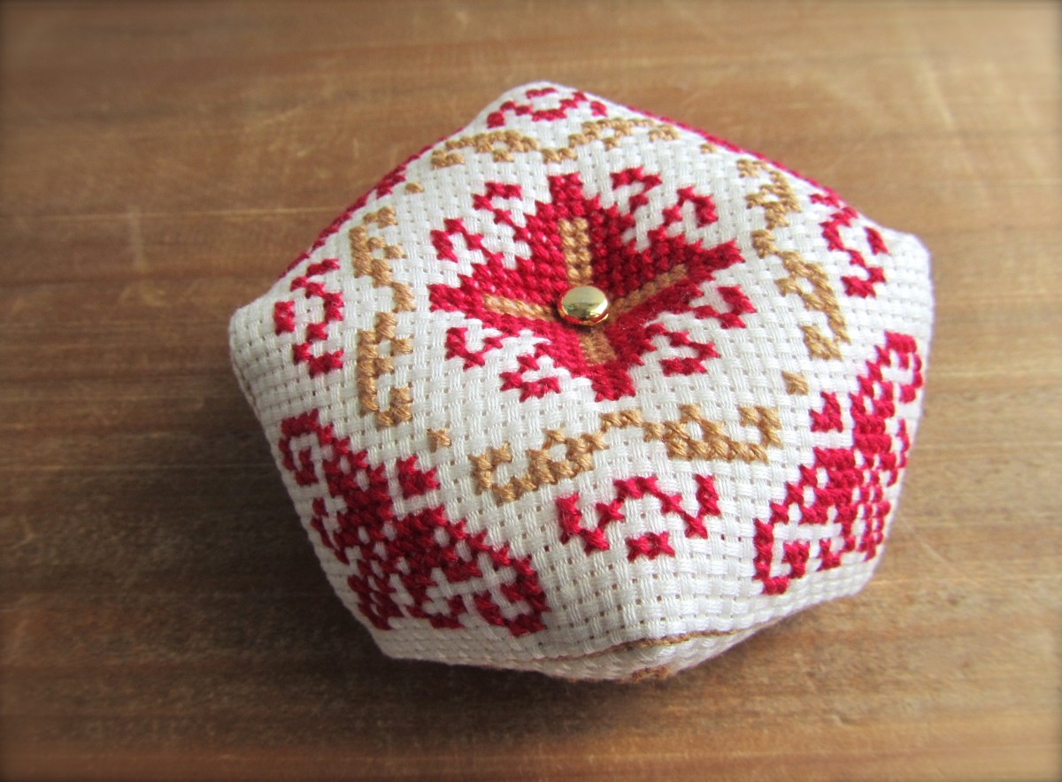 クロスステッチのビスコーニュ 赤 | iichi ハンドメイド・クラフト作品 