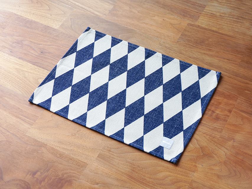テーブルクロス ランチョンマット 北欧柄 ネイビー ダイヤモンド 2枚組 天然リネン Jubileeteatoweltt155 Iichi ハンドメイド クラフト作品 手仕事品の通販