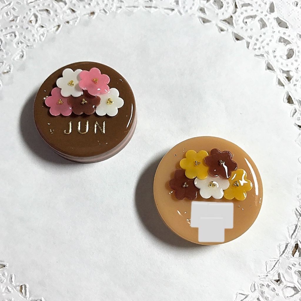 選べる2種類 名前入り Chocolate Flowerブーケケーキのブローチ Iichi ハンドメイド クラフト作品 手仕事品の通販