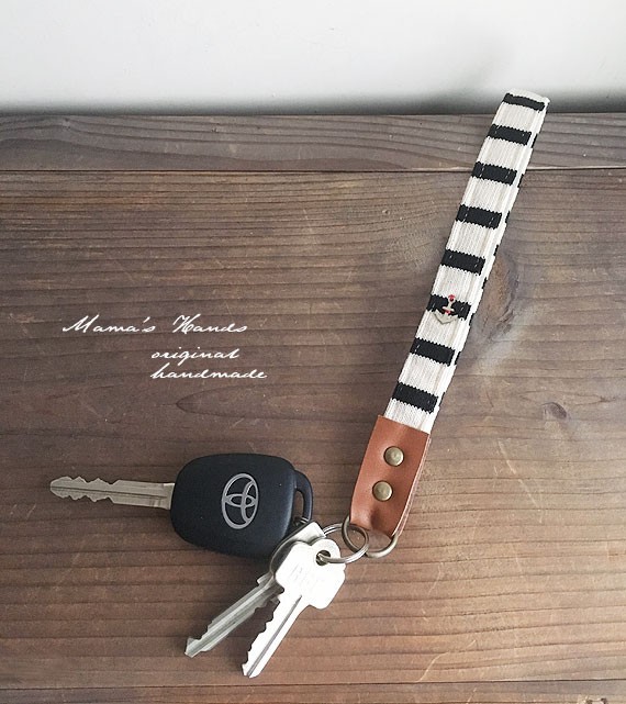 便利 マリン White ボーダー 革 キーホルダー ストラップ Iichi ハンドメイド クラフト作品 手仕事品の通販