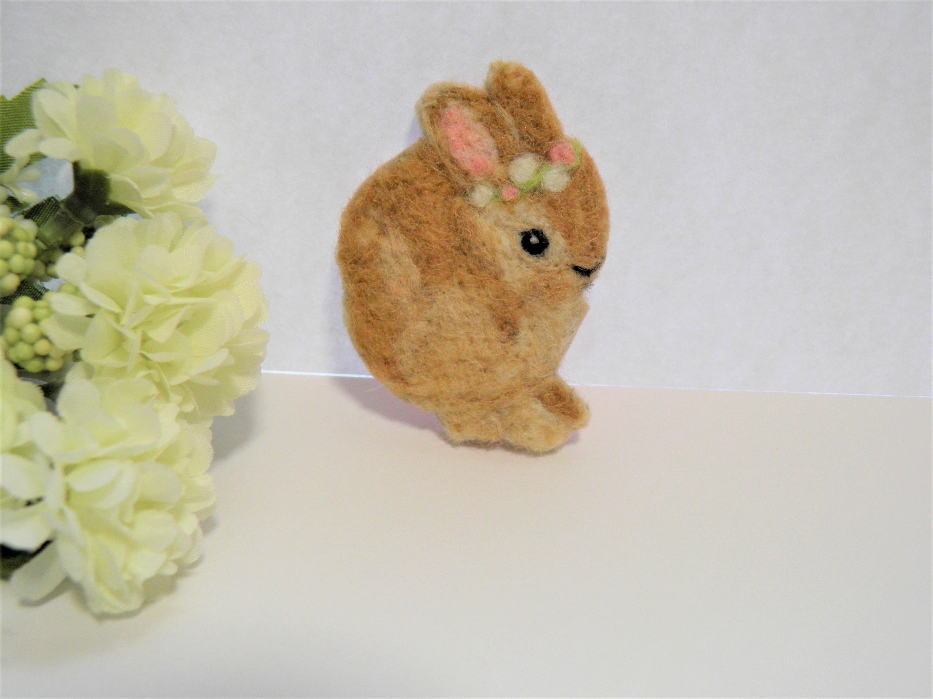 花冠のウサギちゃん 横向きver Iichi ハンドメイド クラフト作品 手仕事品の通販