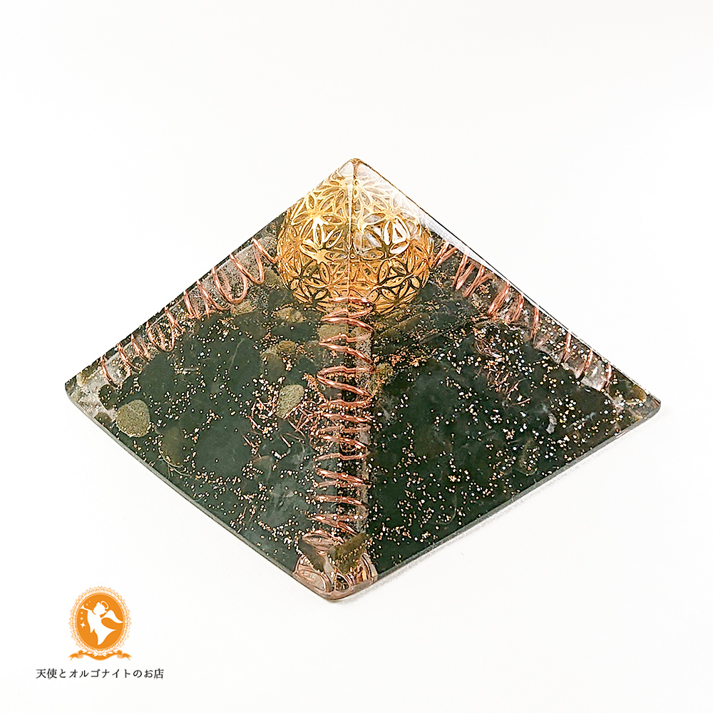 受注制作 浄化と創造のピラミッド フラワーオブライフ 黄金比 オルゴナイト Iichi ハンドメイド クラフト作品 手仕事品の通販