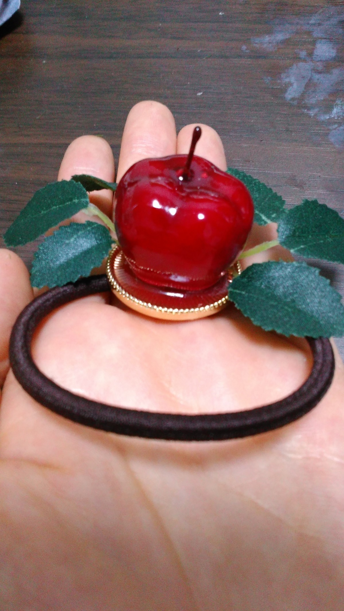りんごのヘアゴム Iichi ハンドメイド クラフト作品 手仕事品の通販