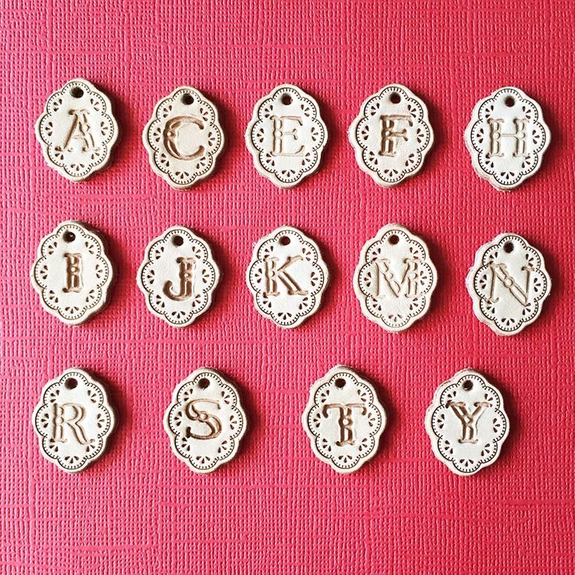 天然石の革チャーム アベンチュリン Iichi ハンドメイド クラフト作品 手仕事品の通販