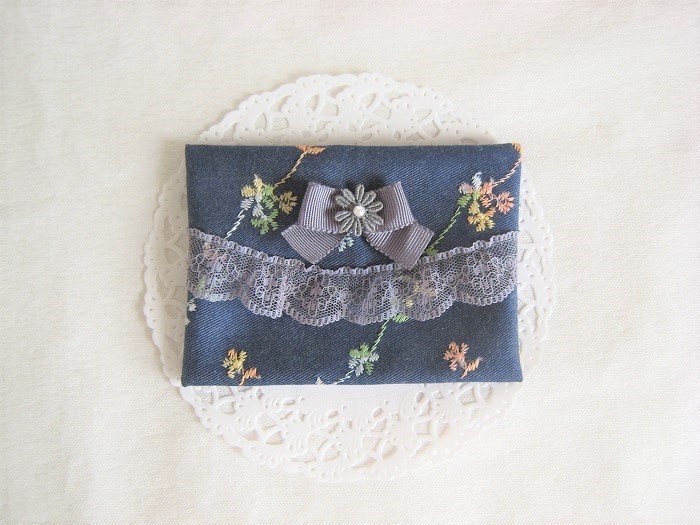 かわいい花柄刺繡デニムのポケットティッシュケース Iichi ハンドメイド クラフト作品 手仕事品の通販
