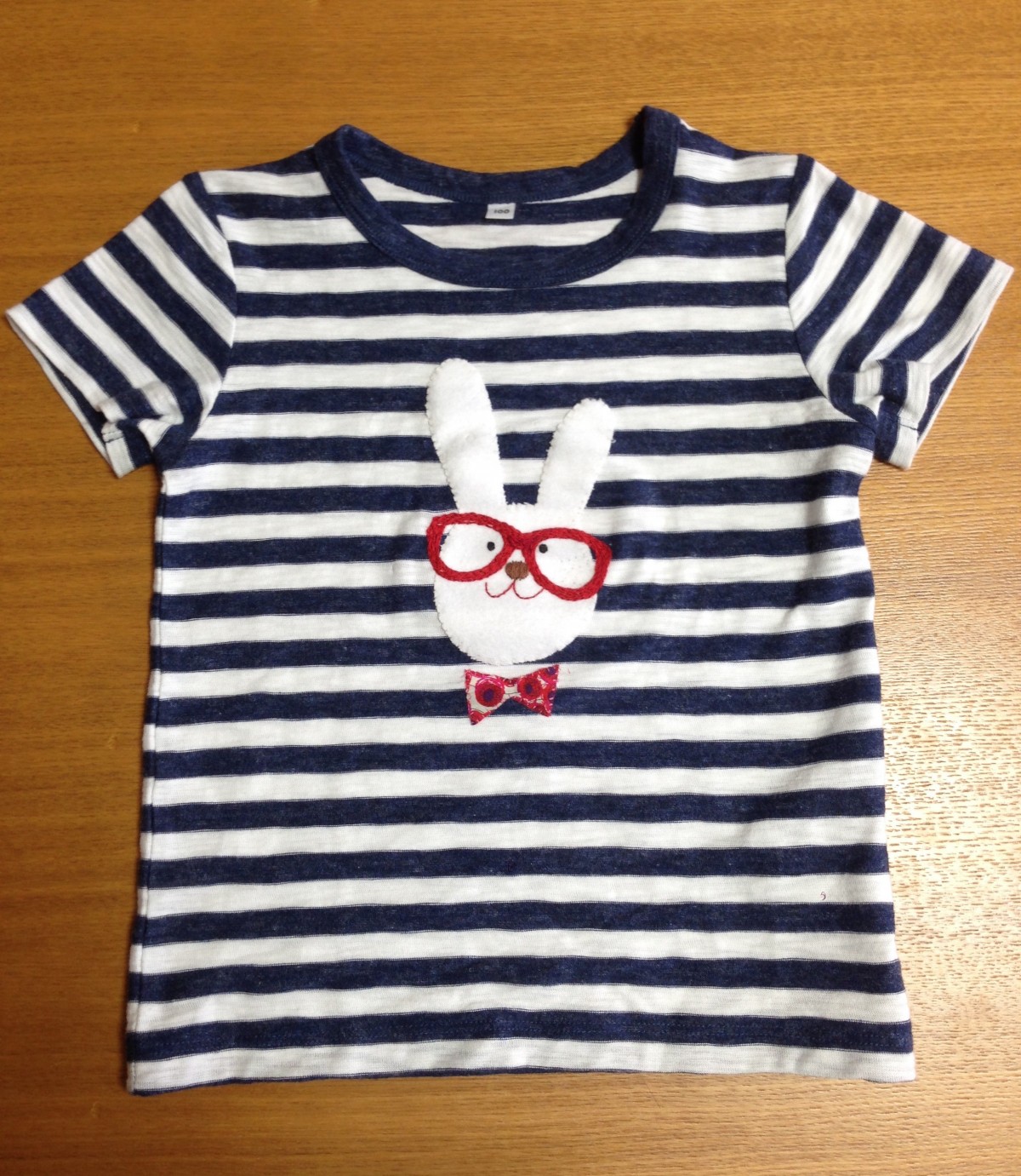 子供用アップリケのtシャツ メガネうさぎ Iichi ハンドメイド クラフト作品 手仕事品の通販