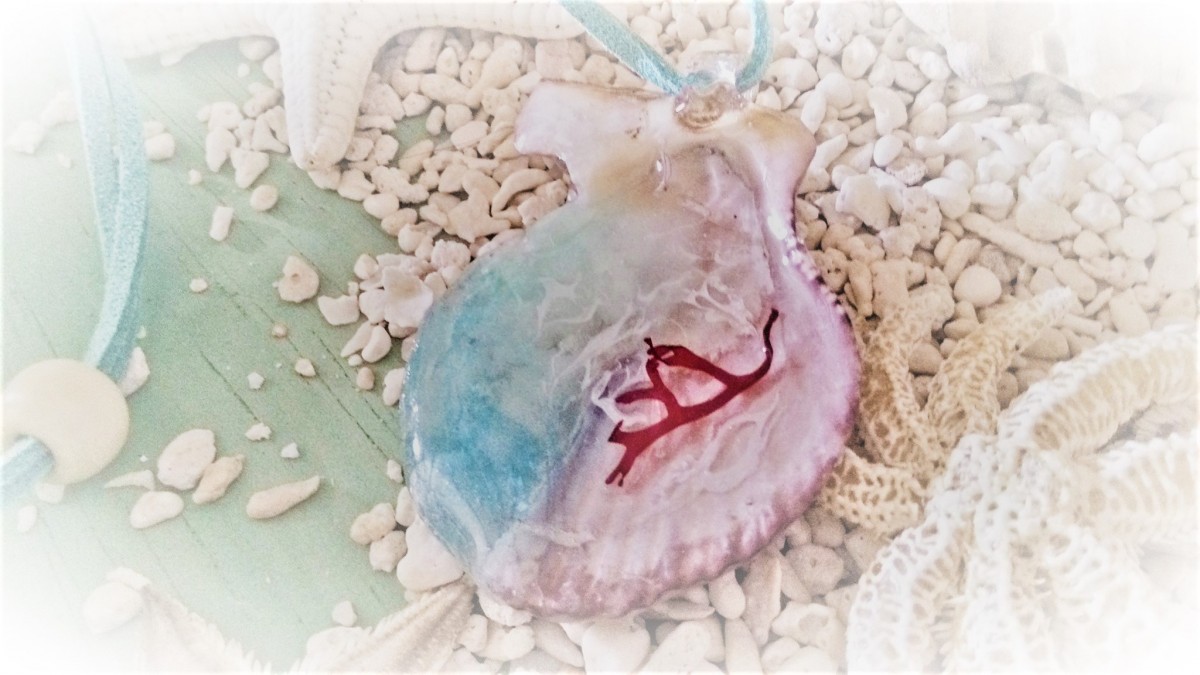 蓄光 ナデシコ貝の光る海封入標本ネックレス Iichi ハンドメイド クラフト作品 手仕事品の通販
