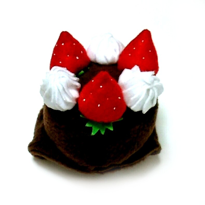チョコケーキのかぶりもの 帽子 S M L Iichi ハンドメイド クラフト作品 手仕事品の通販