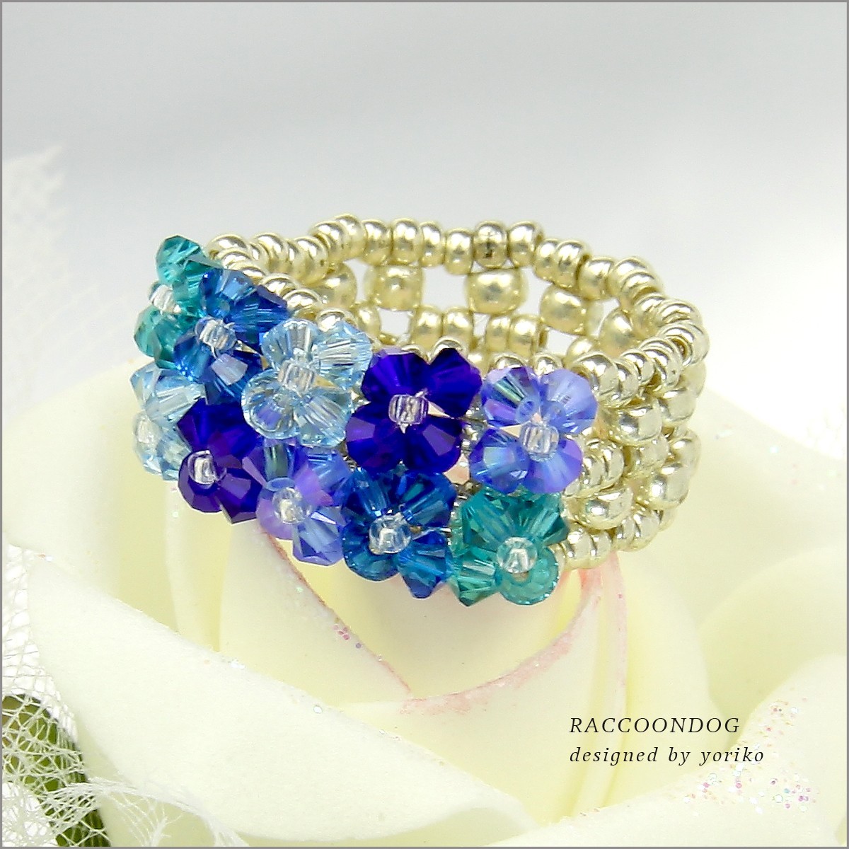 一点物 散りばめられた紫陽花 スワロフスキー青花 ビーズリング ビーズアクセサリー Iichi ハンドメイド クラフト作品 手仕事品の通販