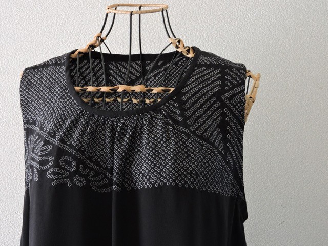 着物リメイク：Aラインワンピース（黒の絞り） | iichi ハンドメイド・クラフト作品・手仕事品の通販