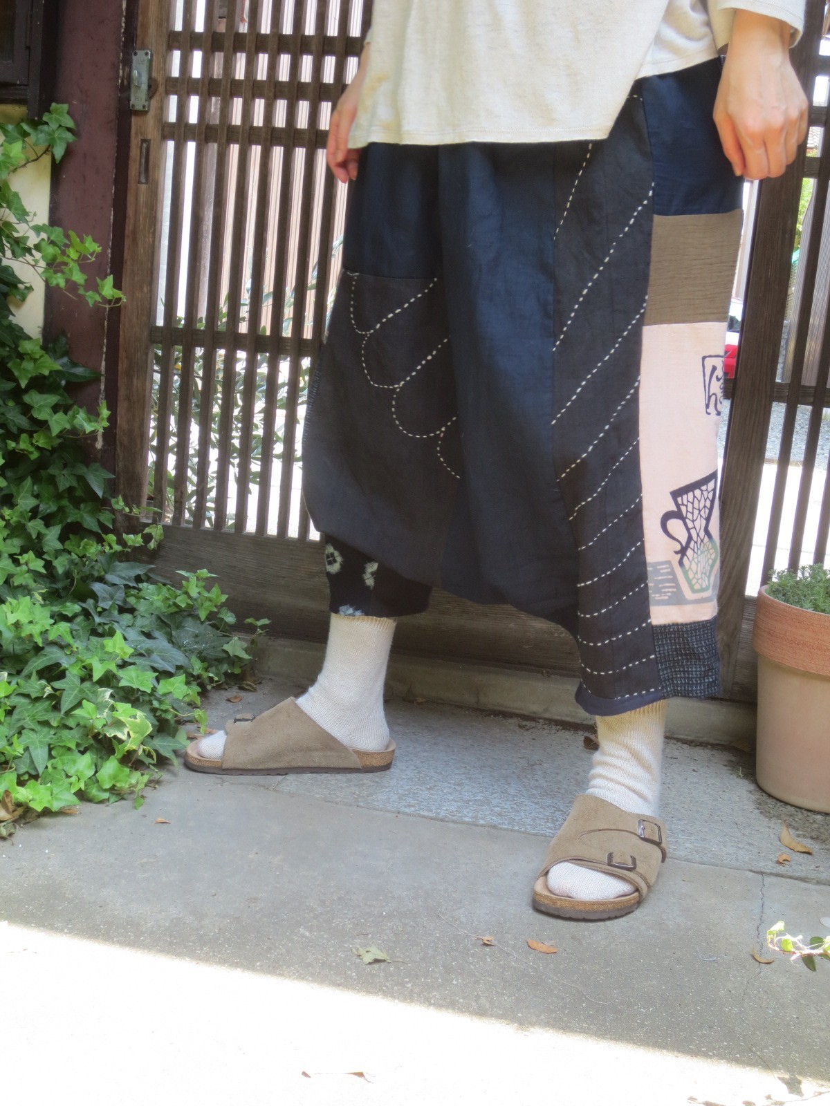 古布リメイク☆古い刺し子大風呂敷や藍染木綿でおとなサルエルパンツ | iichi ハンドメイド・クラフト作品・手仕事品の通販