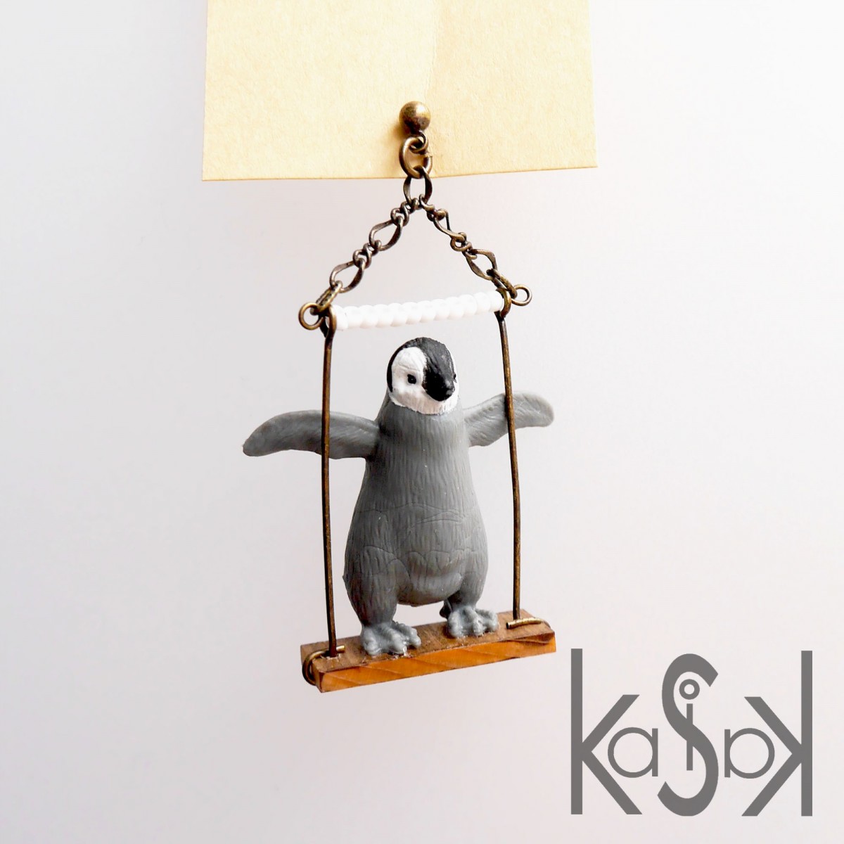 ピアス ブランコ 子ペンギン 送料無料 受注制作あり Iichi ハンドメイド クラフト作品 手仕事品の通販