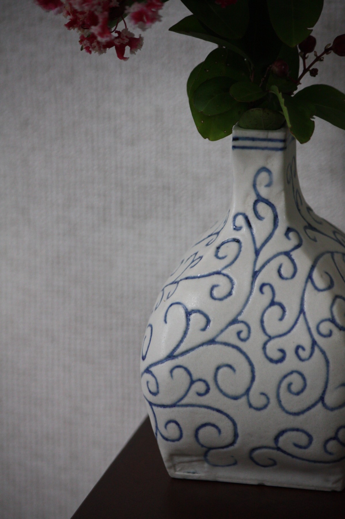 四面唐草模様の花瓶 Iichi ハンドメイド クラフト作品 手仕事品の通販