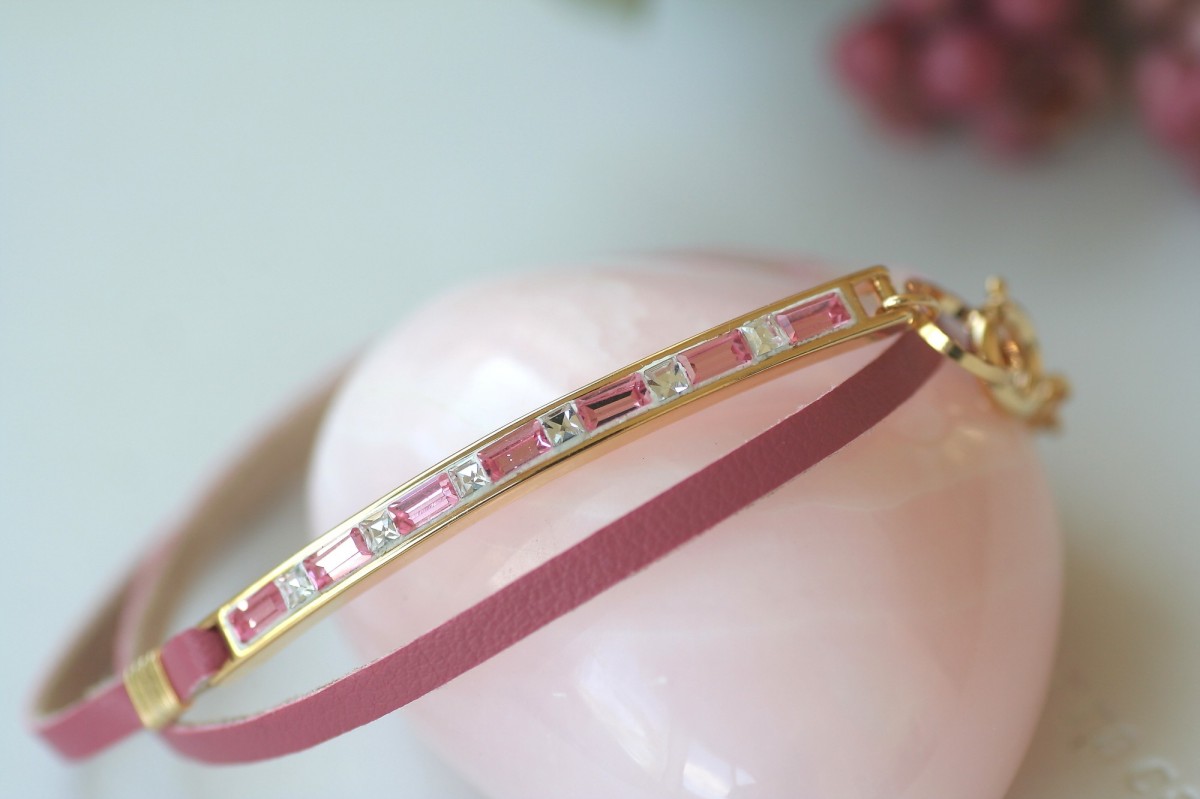 ピンクスワロフスキーとダスティピンクレザーの2連ブレスレット Iichi ハンドメイド クラフト作品 手仕事品の通販