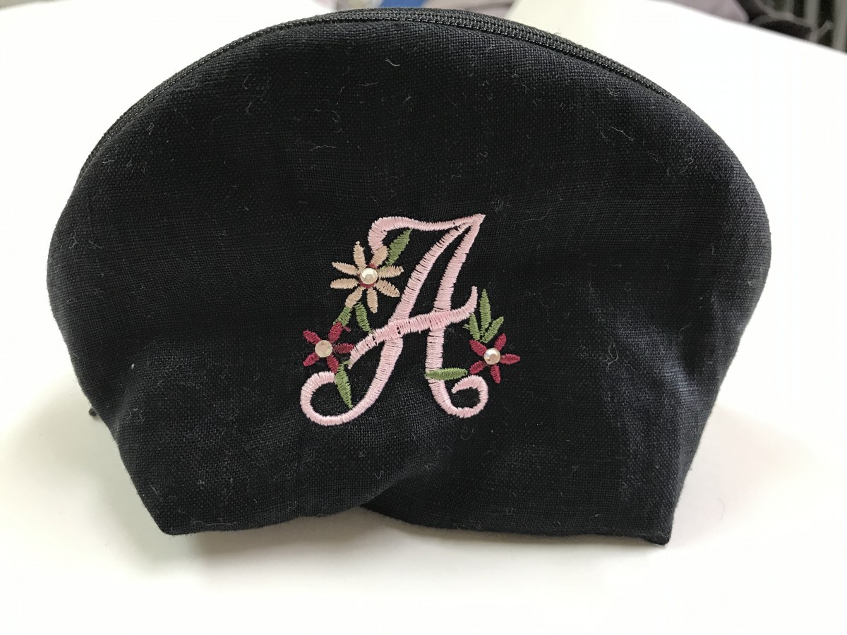 イニシャルポーチ Iichi ハンドメイド クラフト作品 手仕事品の通販