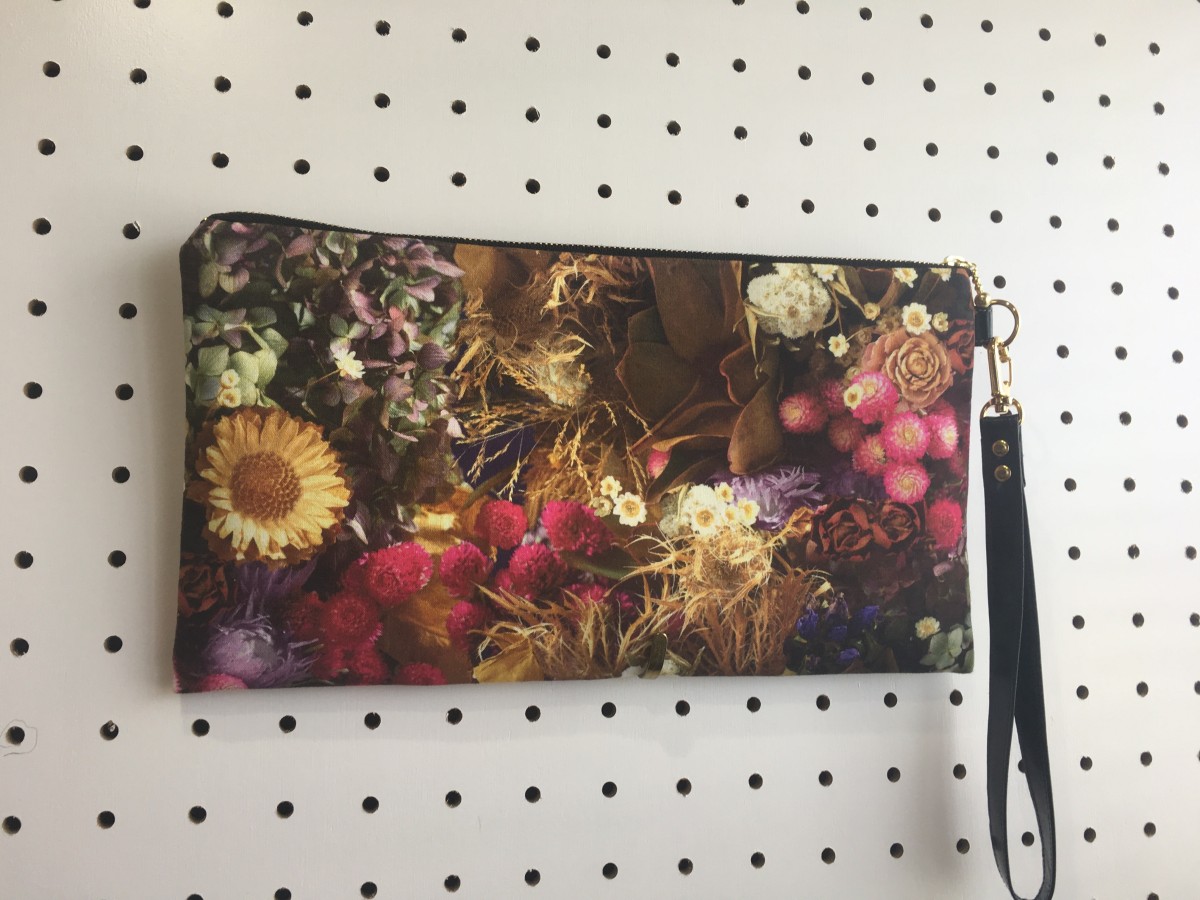 秋の新作 ボタニカル転写プリントのクラッチバッグ Iichi ハンドメイド クラフト作品 手仕事品の通販
