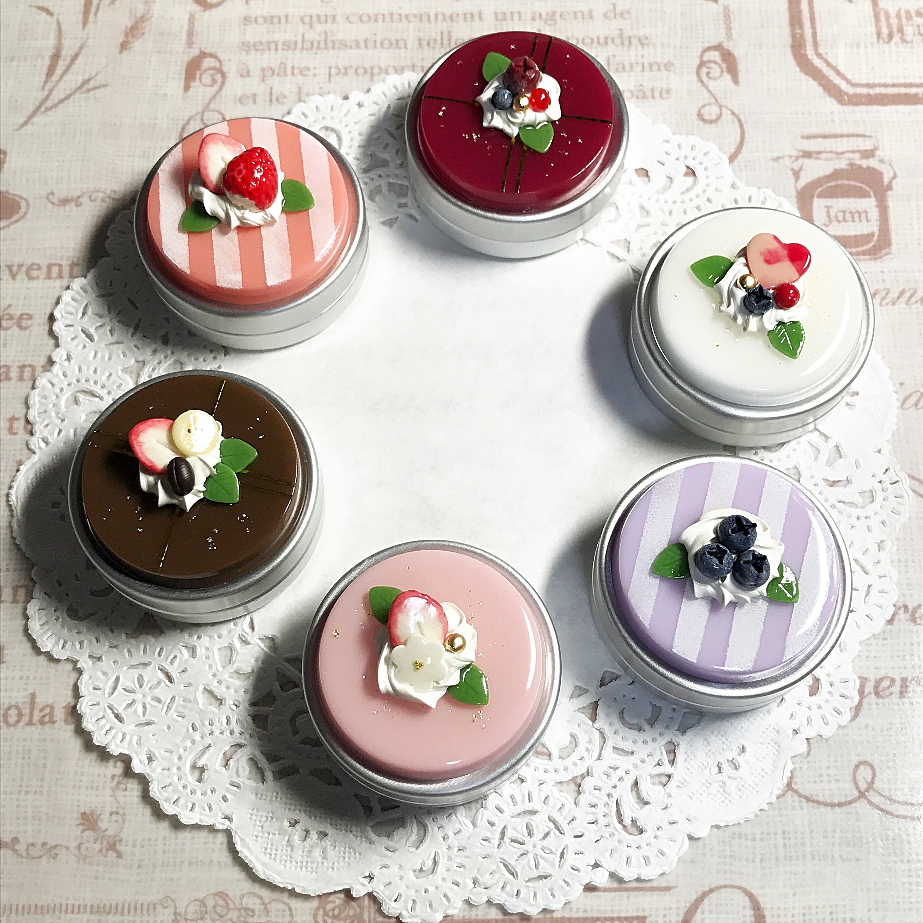 選べる6種類 彩りケーキのアルミ缶ケース Iichi ハンドメイド クラフト作品 手仕事品の通販