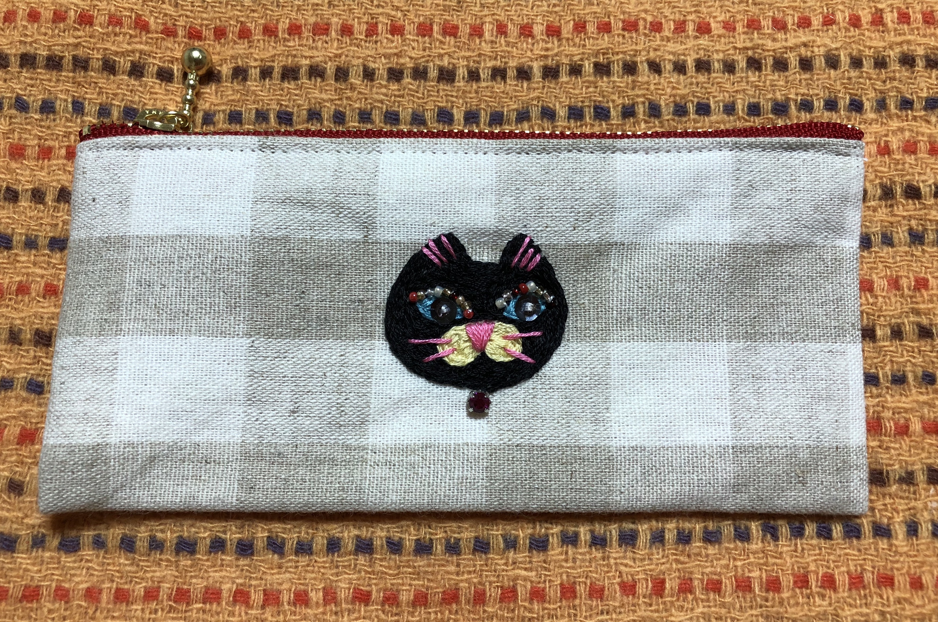 ビーズ刺繍のペンケース オシャレな猫 Iichi ハンドメイド クラフト作品 手仕事品の通販