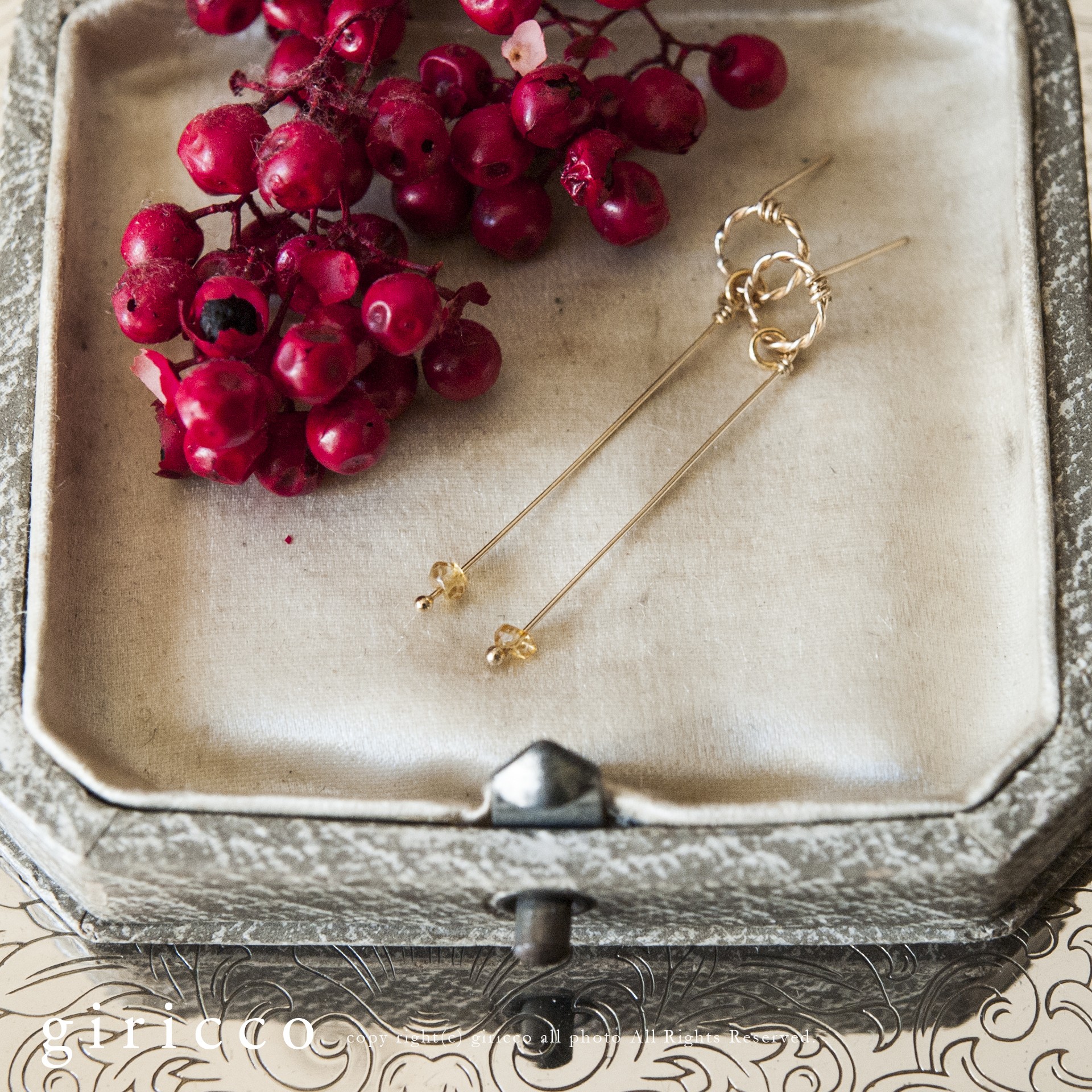 誕生月 １１月生まれ シトリン 誕生石のシンプルで女性らしい気品のあるピアス Tj 11 Iichi ハンドメイド クラフト作品 手 仕事品の通販