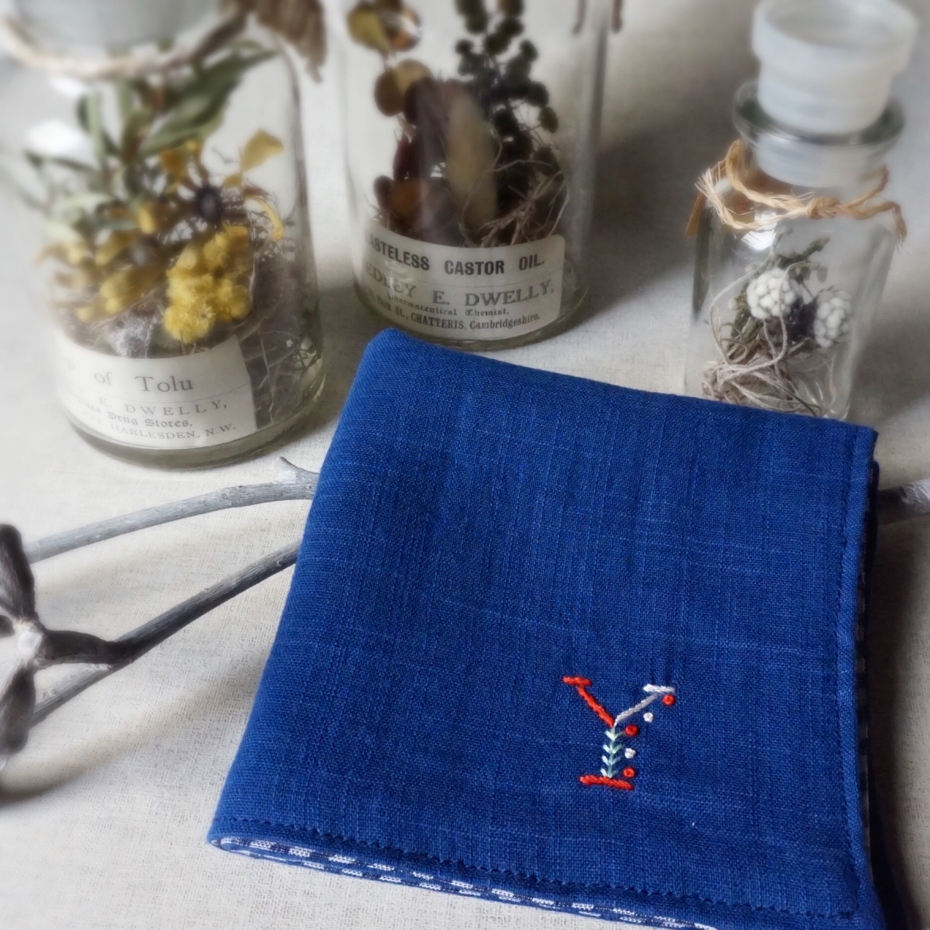 手刺繍入り4重ガーゼハンカチ イニシャルy 受注制作 Iichi ハンドメイド クラフト作品 手仕事品の通販 手刺繍入り4重ガーゼハンカチ イニシャルy 受注制作 Iichi ハンドメイド クラフト作品 手仕事品の通販