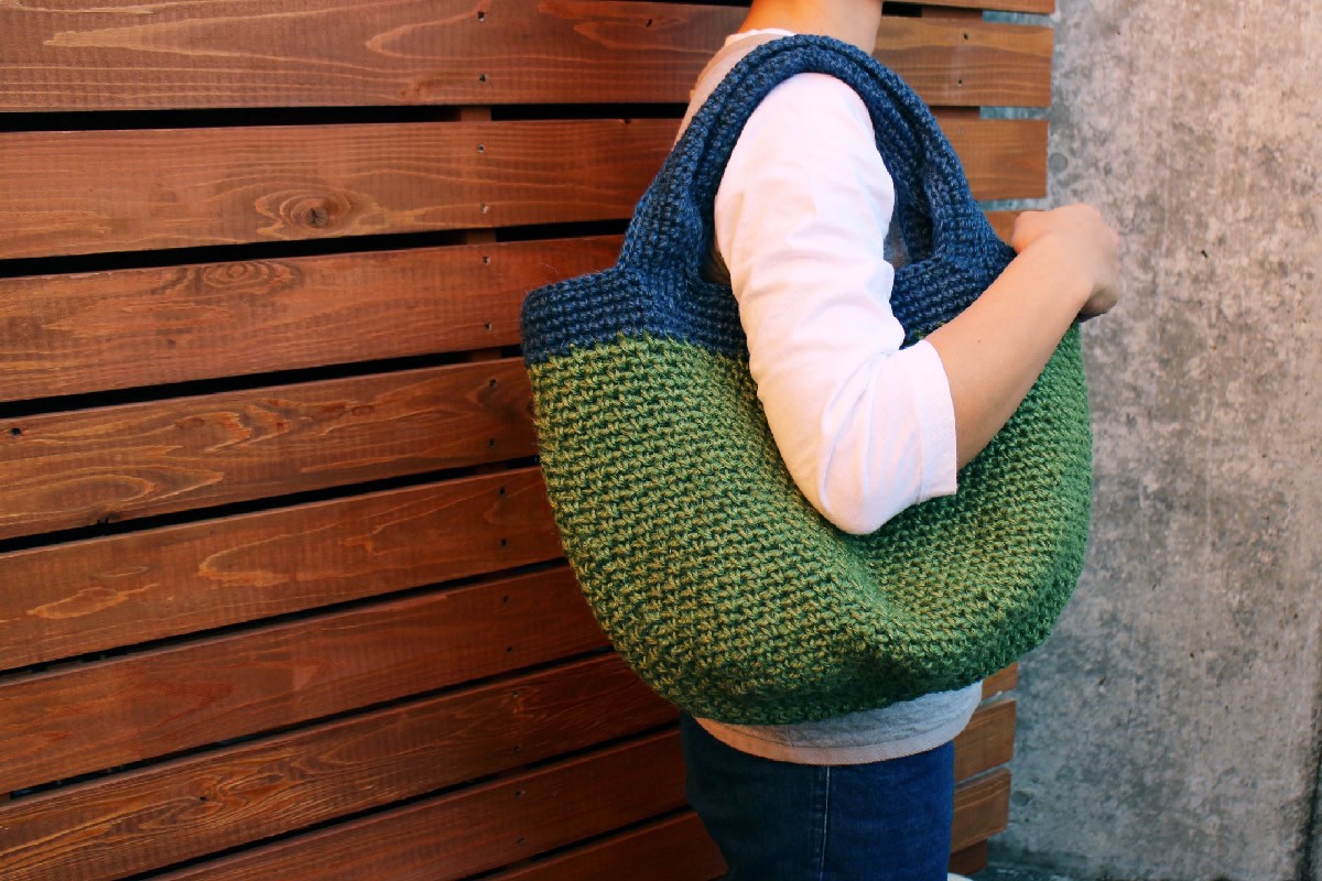 バイカラーの麻ひもかごバッグ グリーン ネイビー Iichi ハンドメイド クラフト作品 手仕事品の通販