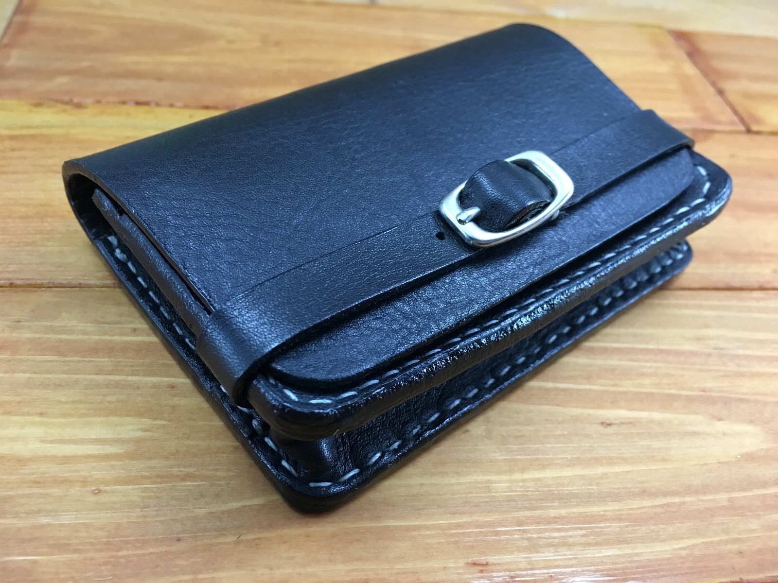 本革製ベルト付き名刺入れ 牛スムースレザー Iichi ハンドメイド クラフト作品 手仕事品の通販