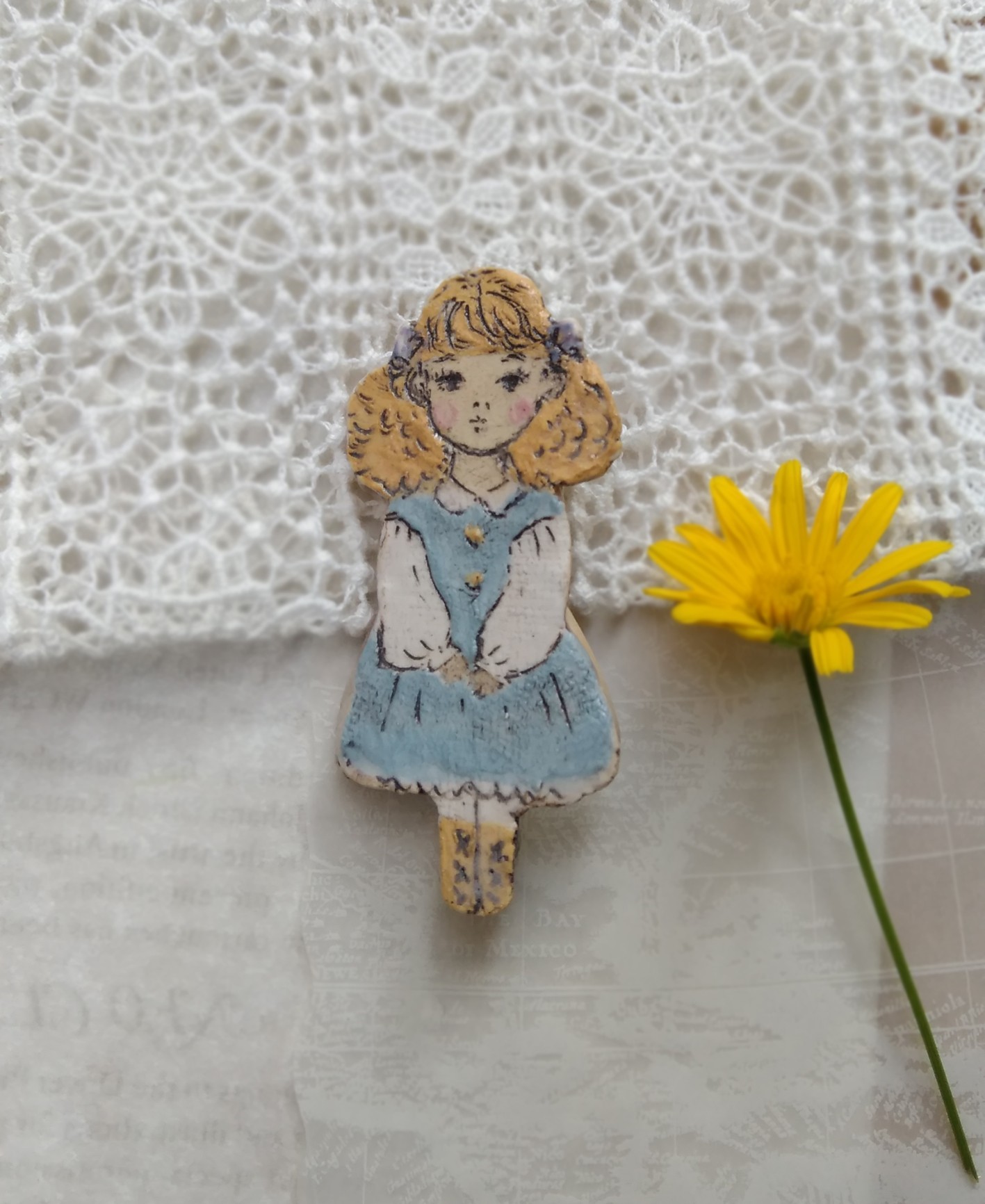 フランス人形のような女の子のブローチ Iichi ハンドメイド クラフト作品 手仕事品の通販