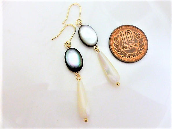 マザーオブパール 真珠の母 しずくと虹色シェルのステンレス製ピアス イヤリング Iichi ハンドメイド クラフト作品 手仕事品の通販