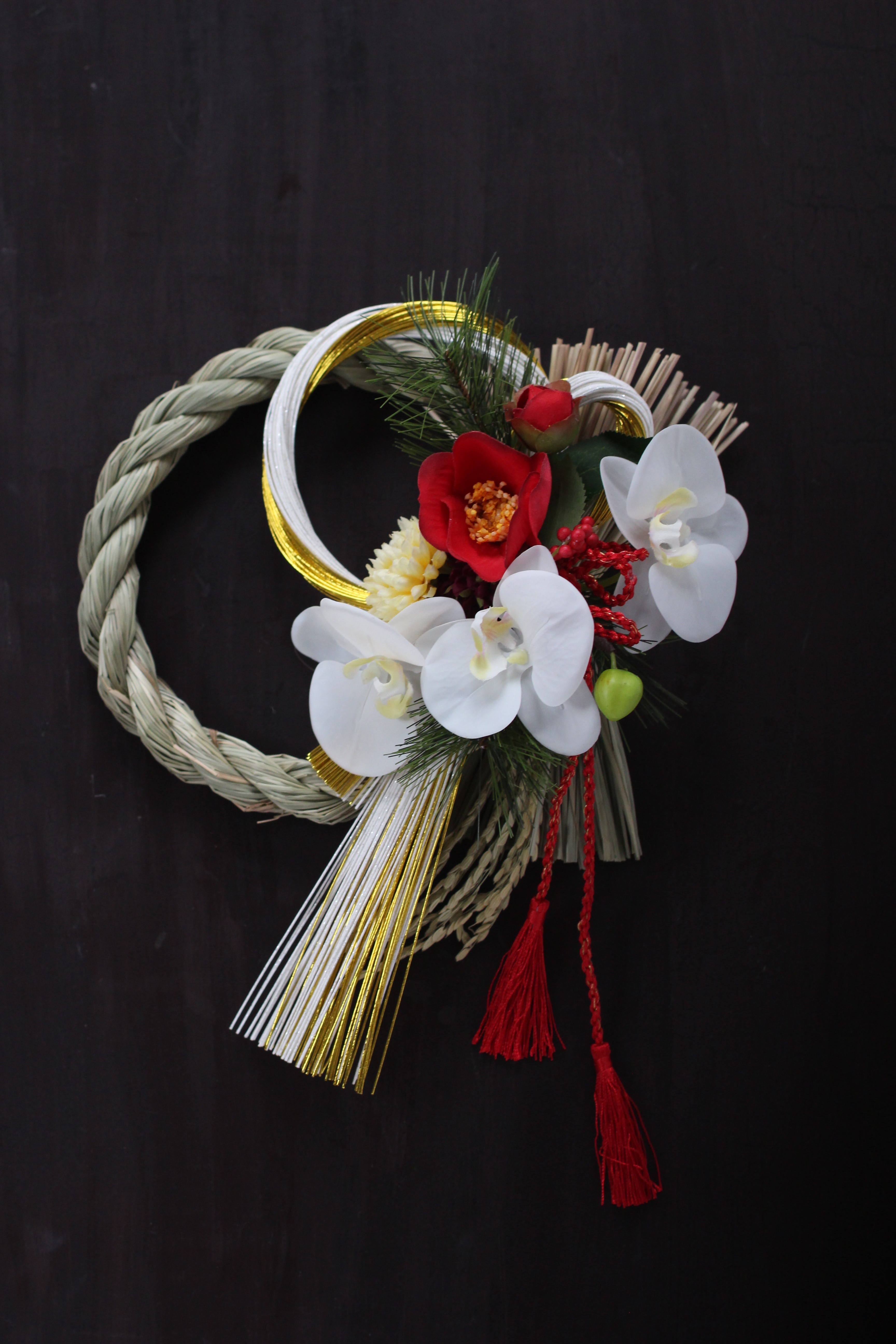 胡蝶蘭のモダンで気品あるお正月飾り Iichi ハンドメイド クラフト作品 手仕事品の通販