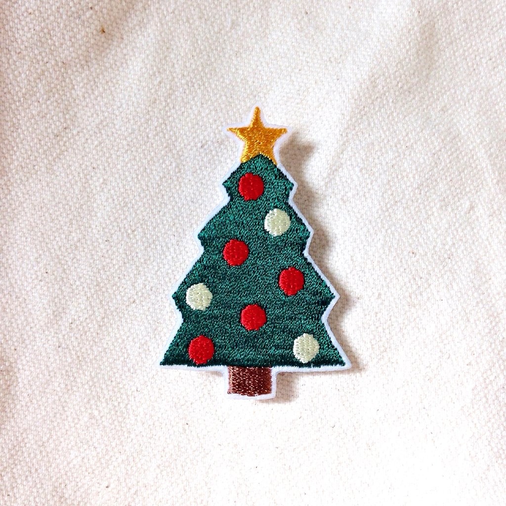 刺繍ブローチ クリスマスツリー Iichi ハンドメイド クラフト作品 手仕事品の通販