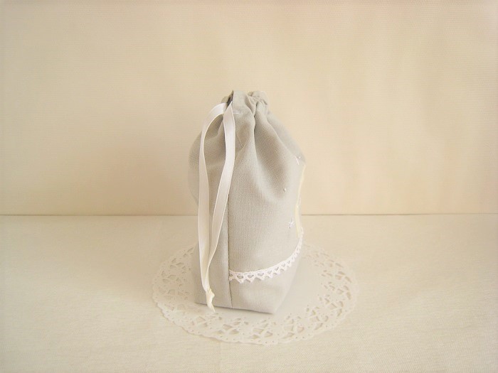 かわいい白うさぎのマチ付き巾着袋 ライトグレー Iichi ハンドメイド クラフト作品 手仕事品の通販