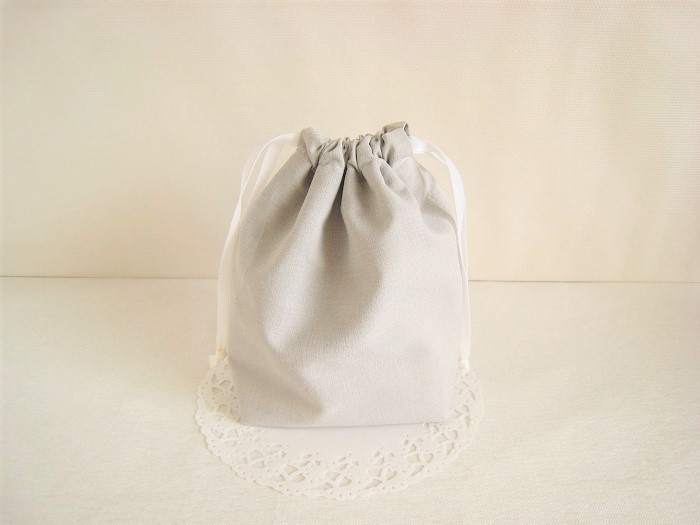 かわいい白うさぎのマチ付き巾着袋 ライトグレー Iichi ハンドメイド クラフト作品 手仕事品の通販