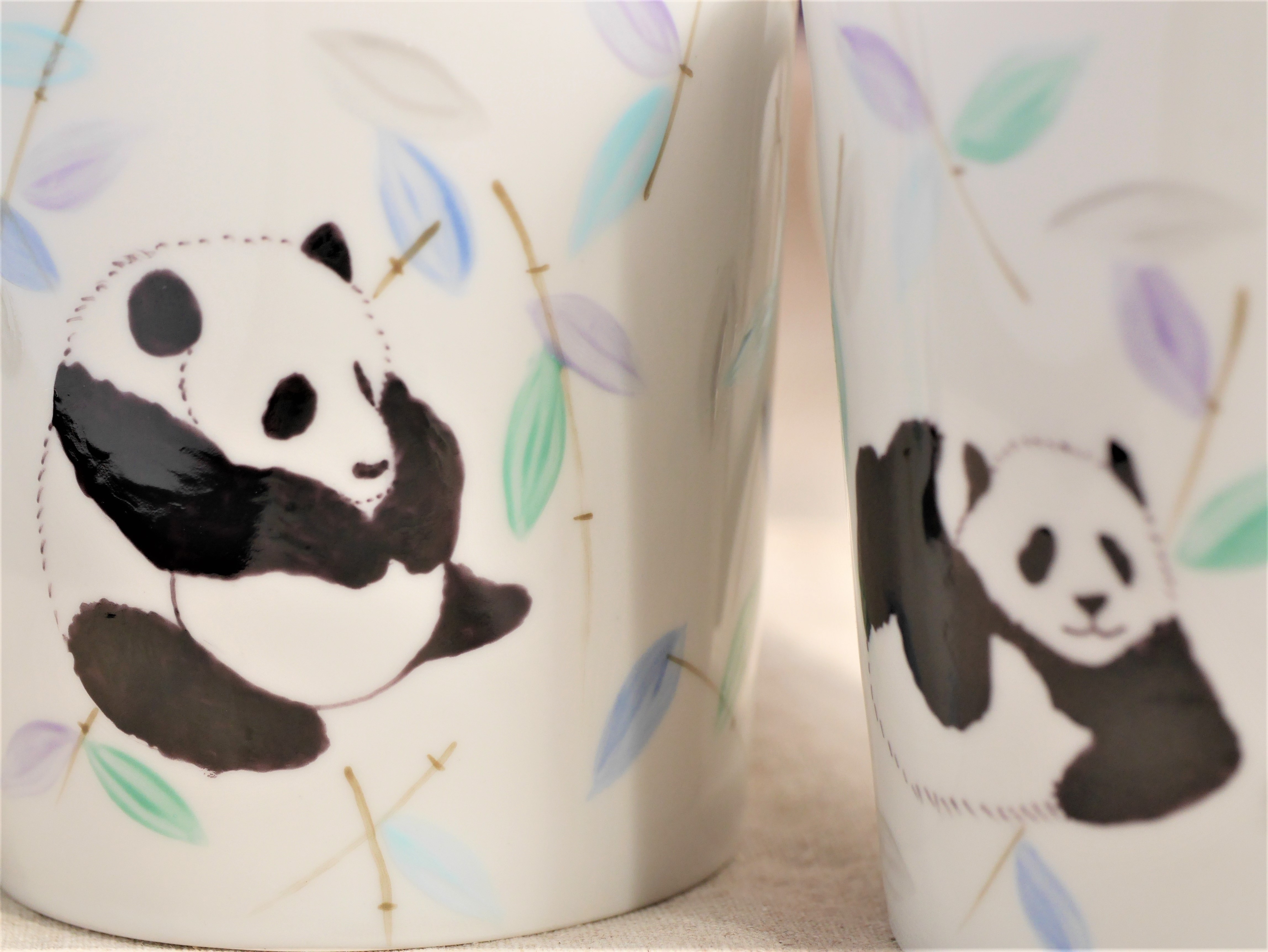 子パンダとカラフル笹の葉のマグカップ Iichi ハンドメイド クラフト作品 手仕事品の通販