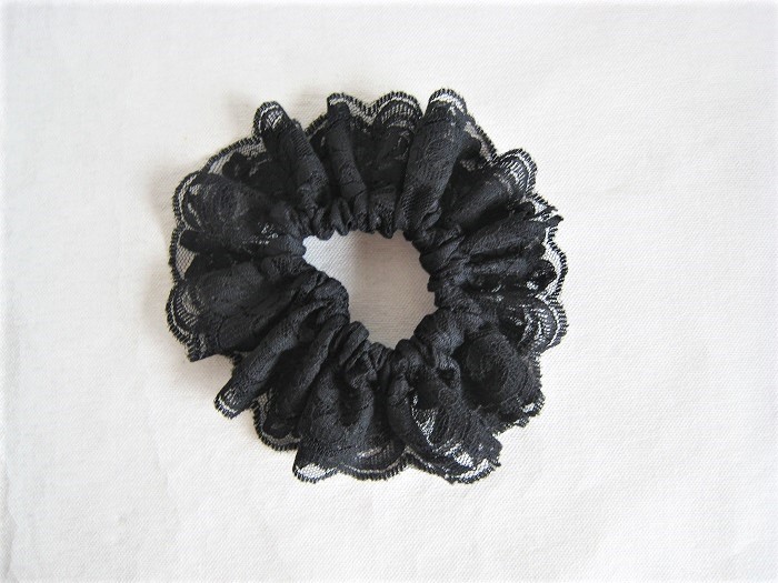 黒いスカラップチュールレースのシュシュ Iichi ハンドメイド クラフト作品 手仕事品の通販