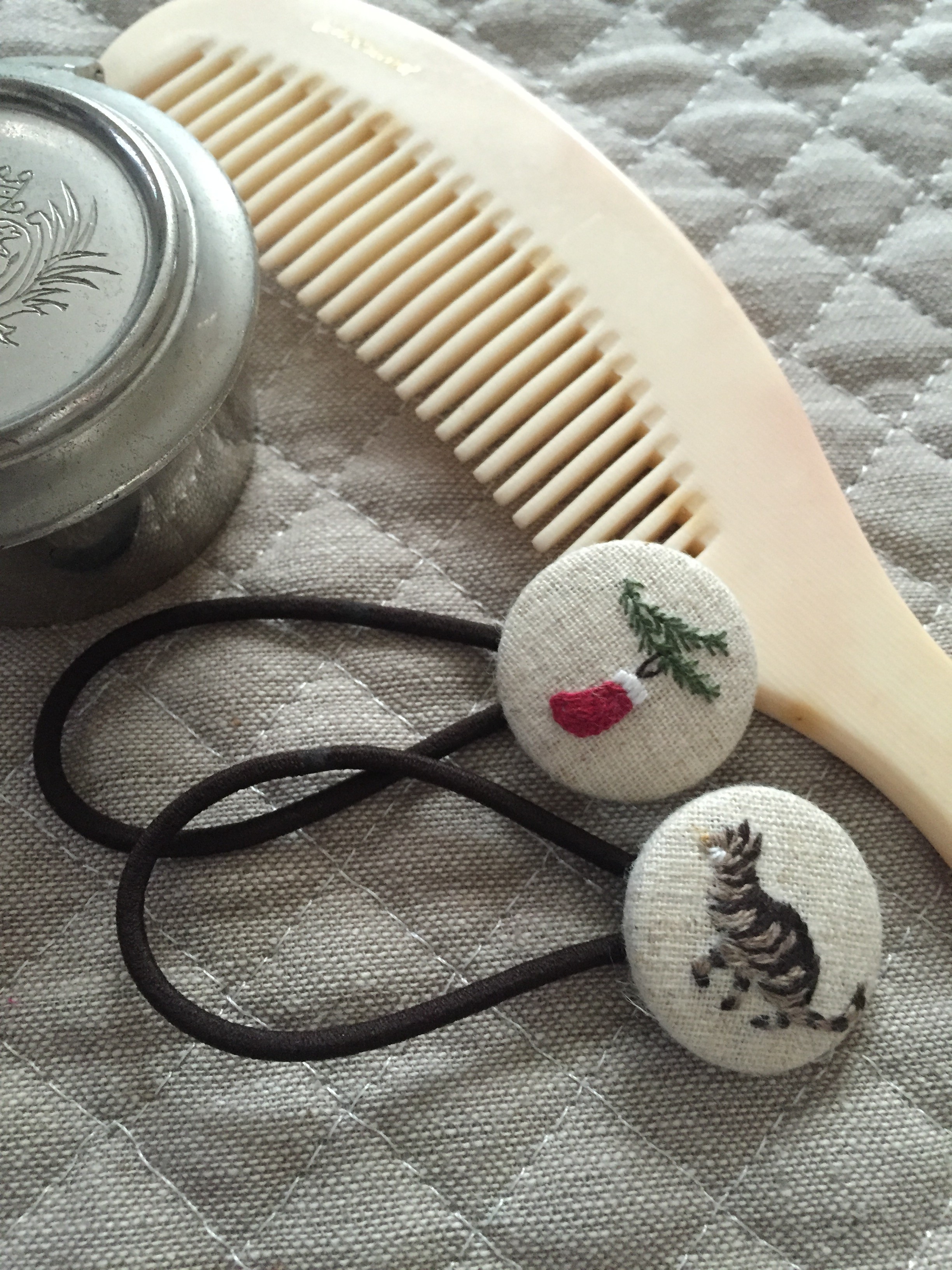 ヘアゴム 猫とクリスマスストッキング iichi ハンドメイド・クラフト