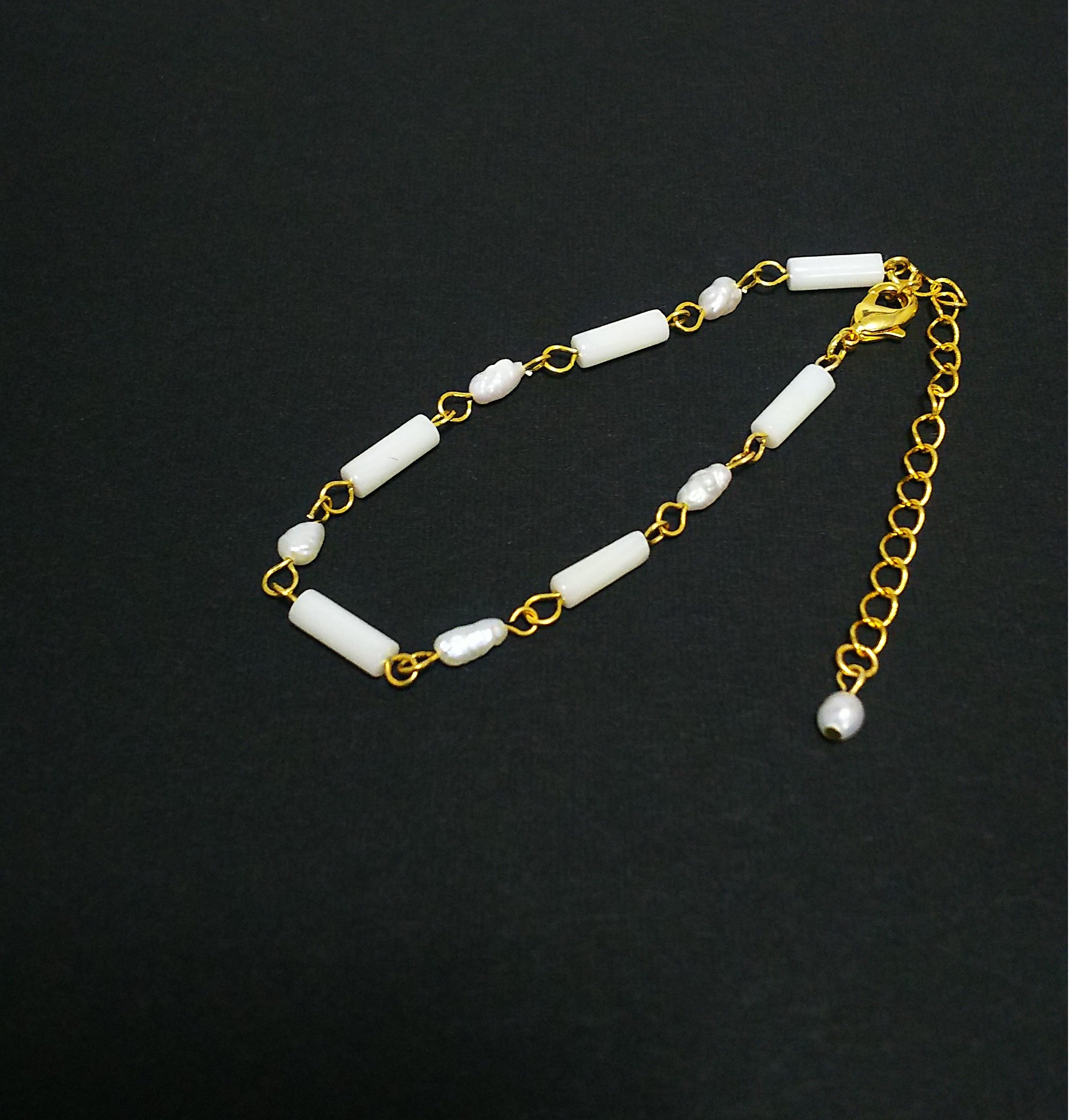 S67 Gb351 ミルクティー 白サンゴと淡水パールのチェーンブレスレット Iichi ハンドメイド クラフト作品 手仕事品の通販