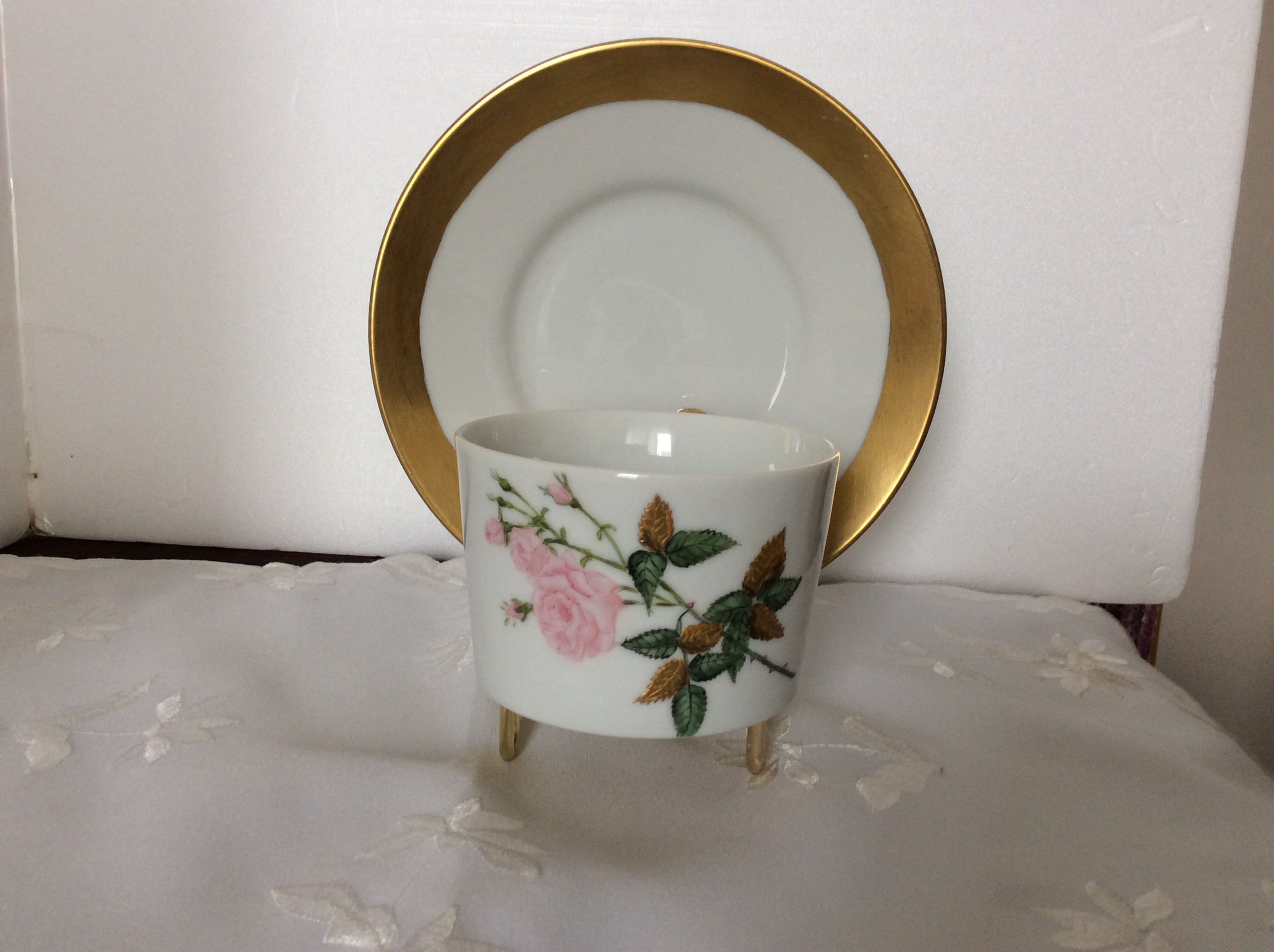 ボタニカルアートのバラと金盛りの葉のコーヒーカップ ソーサー Iichi ハンドメイド クラフト作品 手仕事品の通販